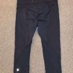 Black Lululemon capris